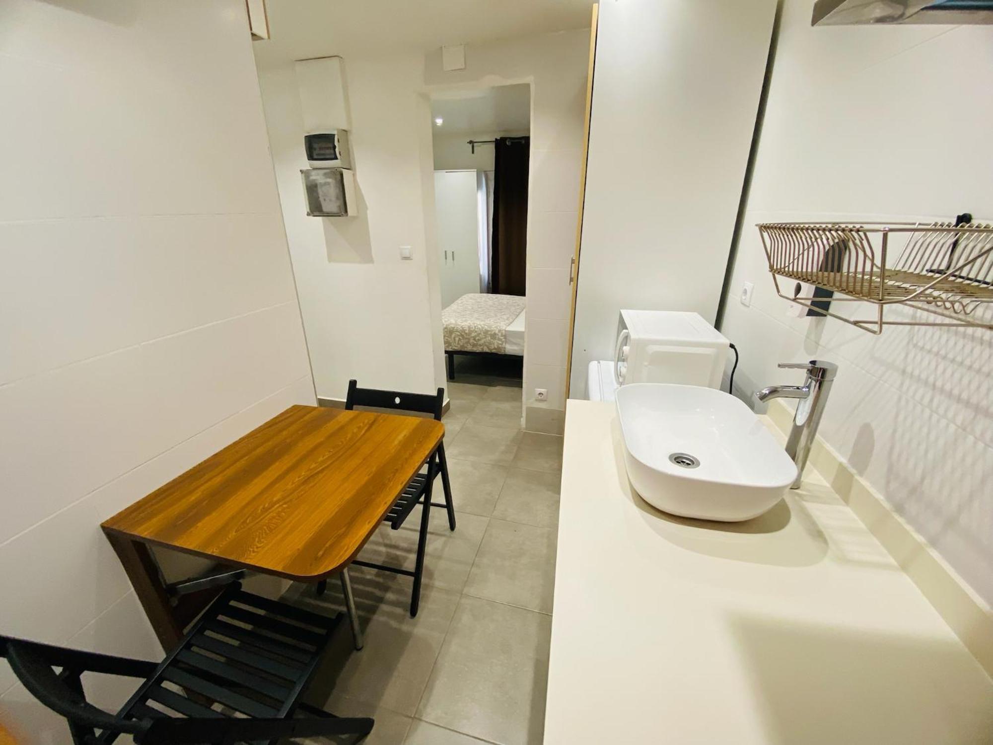 Apartamentos Con Bano Privado Frente Al Metro L5 Barcelona-Hospitalet لوسبيتاليت دي يوبريغات المظهر الخارجي الصورة