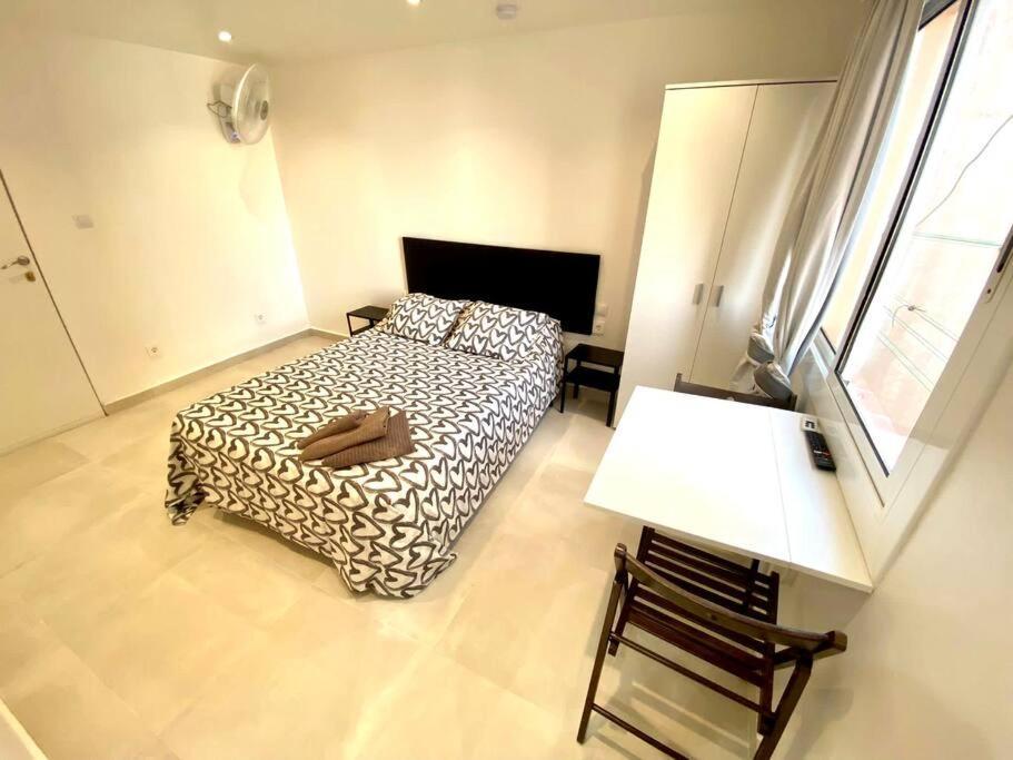 Apartamentos Con Bano Privado Frente Al Metro L5 Barcelona-Hospitalet لوسبيتاليت دي يوبريغات المظهر الخارجي الصورة