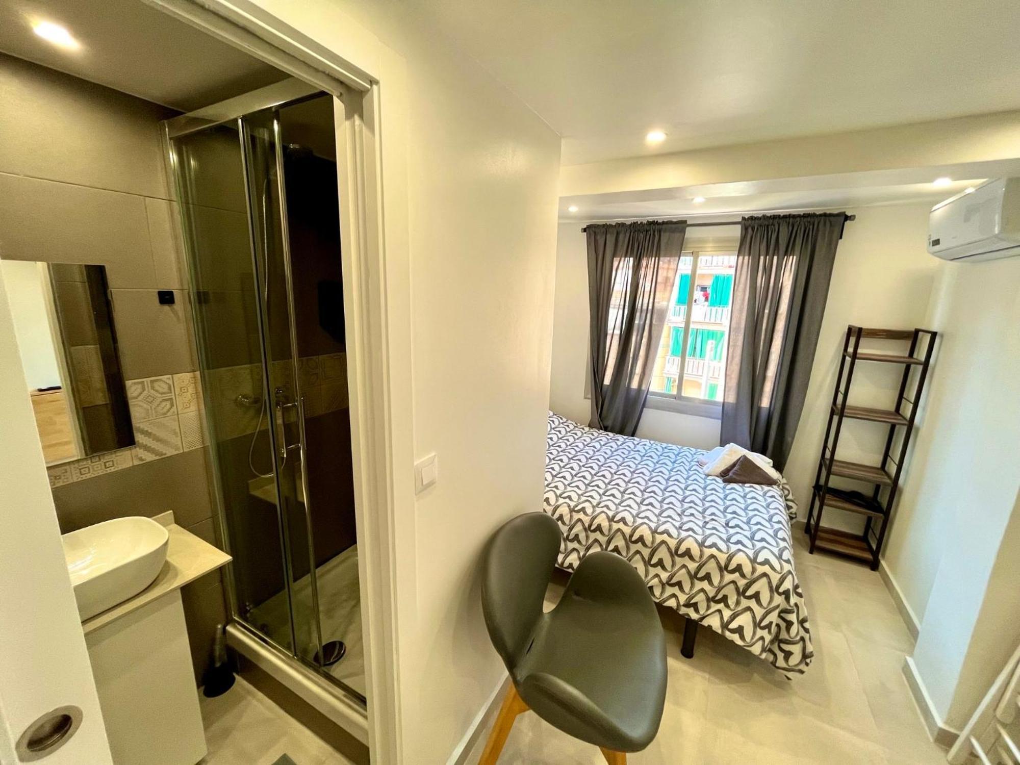 Apartamentos Con Bano Privado Frente Al Metro L5 Barcelona-Hospitalet لوسبيتاليت دي يوبريغات المظهر الخارجي الصورة