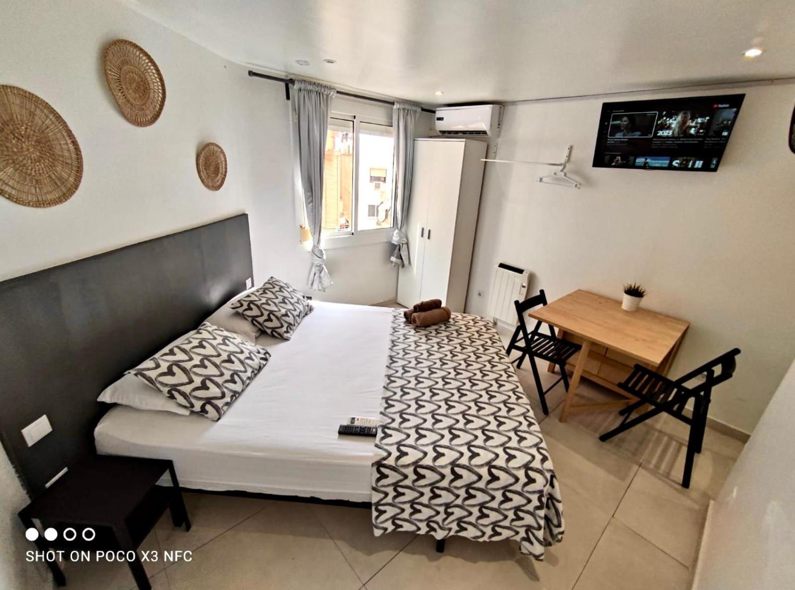 Apartamentos Con Bano Privado Frente Al Metro L5 Barcelona-Hospitalet لوسبيتاليت دي يوبريغات المظهر الخارجي الصورة