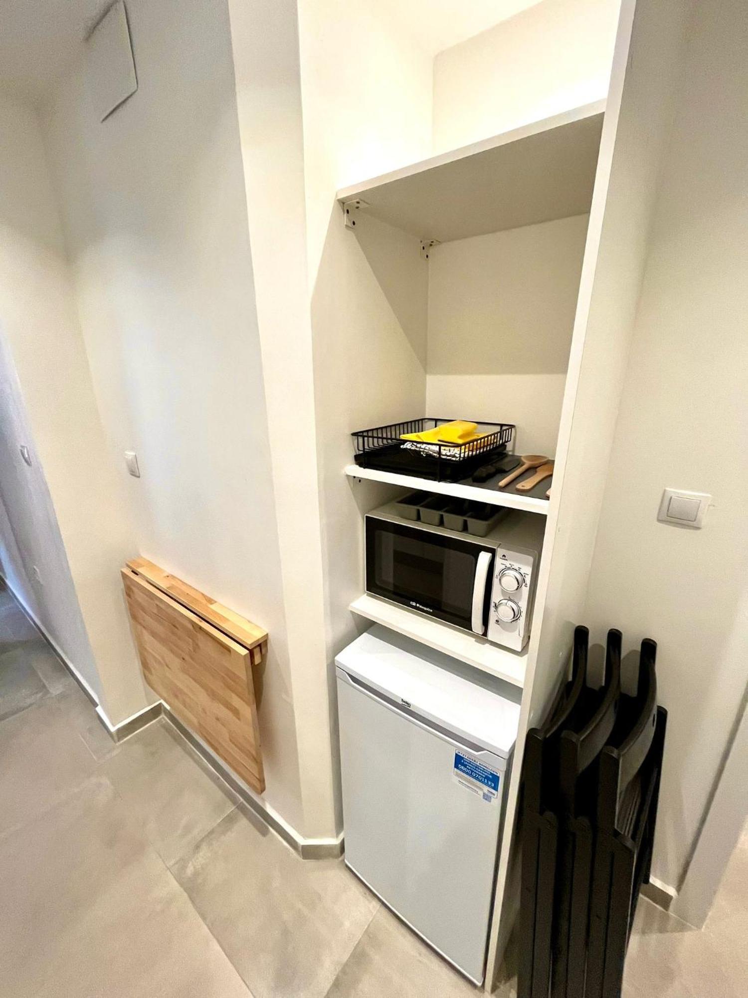Apartamentos Con Bano Privado Frente Al Metro L5 Barcelona-Hospitalet لوسبيتاليت دي يوبريغات المظهر الخارجي الصورة